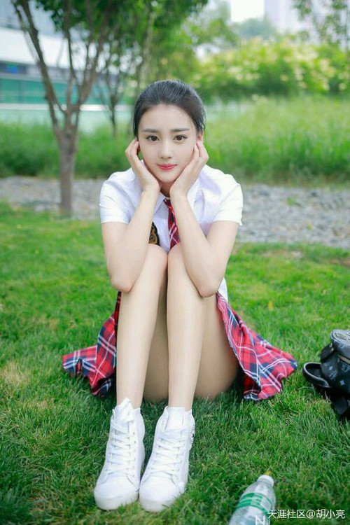 乐鱼体育登录-张伟丽拼尽全力艰难取胜格斗冠军赛，张伟丽一场比赛格斗能挣多少钱