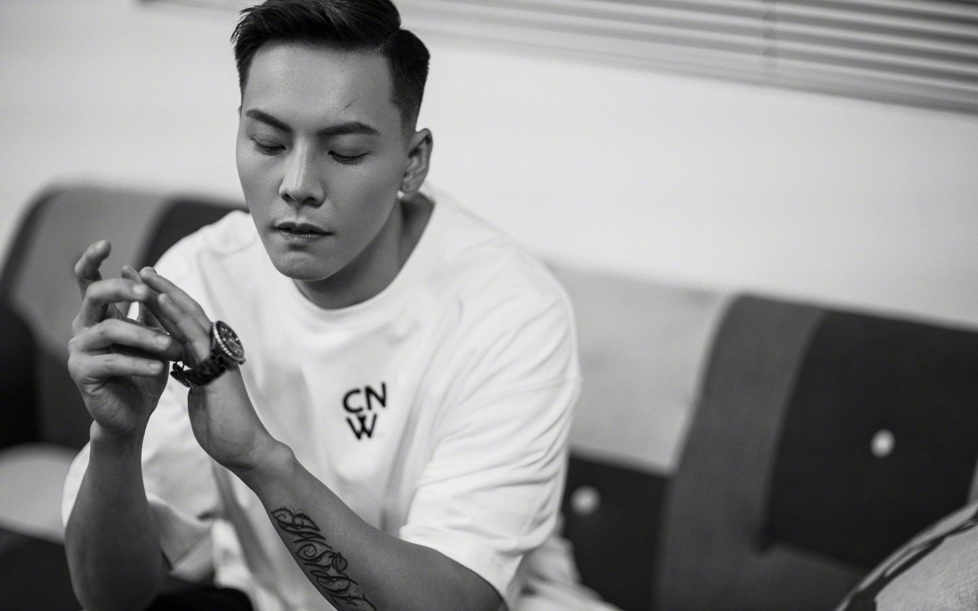 乐鱼电竞在线平台-火箭封闭训练重点练习外线夹击战术应用，火箭外贮器